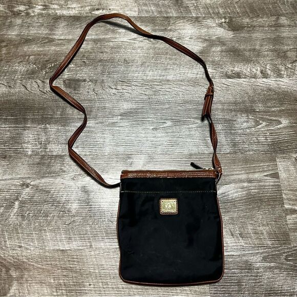 Lauren Ralph Lauren Handbags - Lauren Ralph Lauren Black Crossbody Bag
